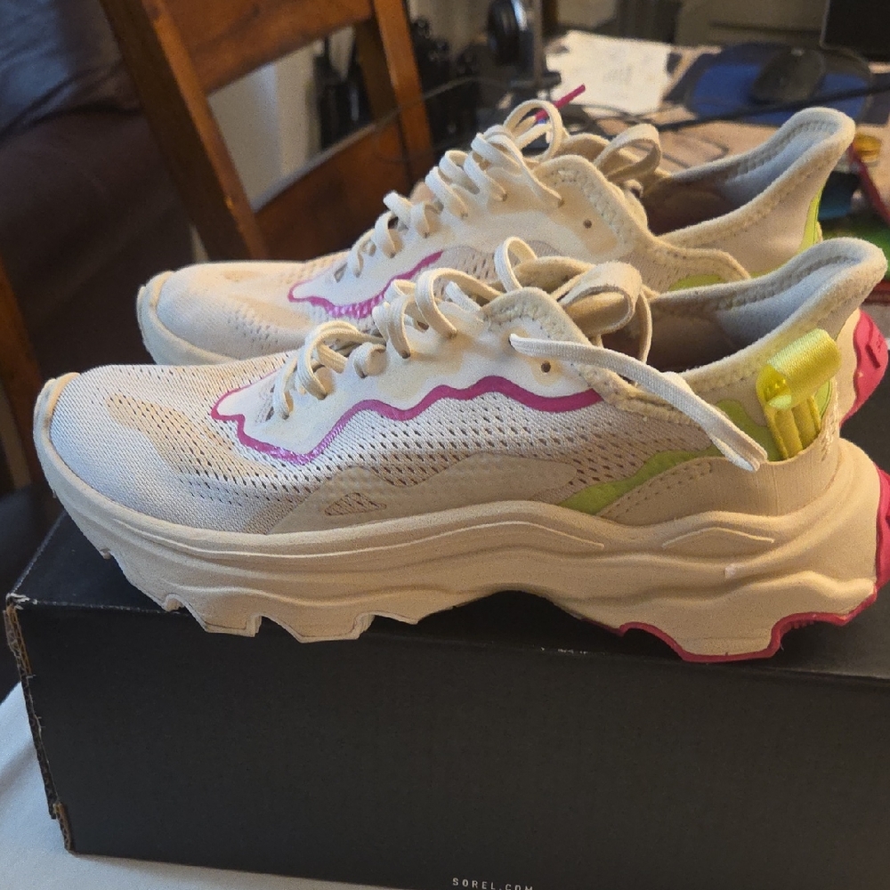 Sorel Women's Cream and Pink Sneakers